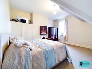 Bedroom- click for photo gallery